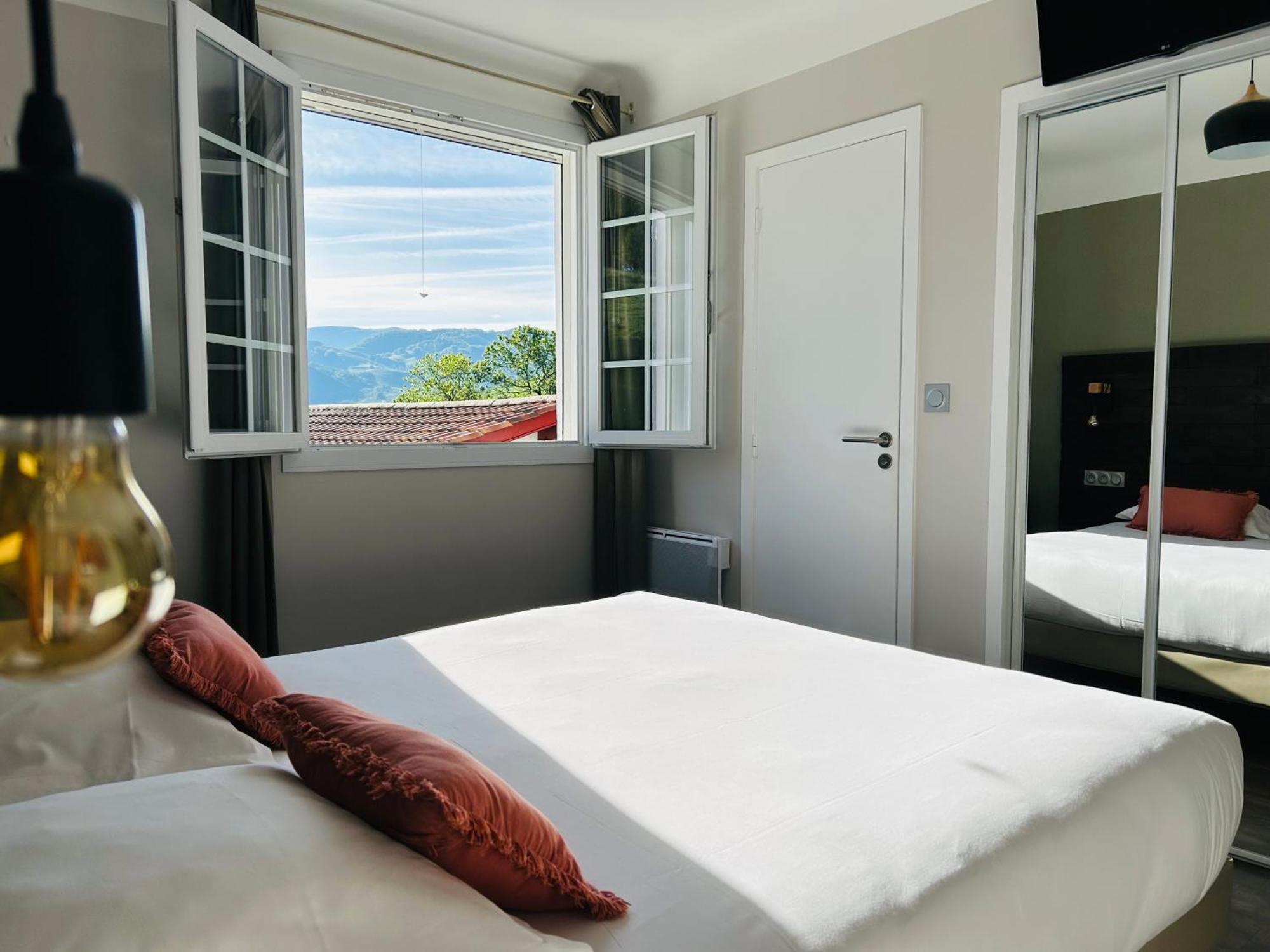 Logis Hotel St Sylvestre Aldudes 외부 사진